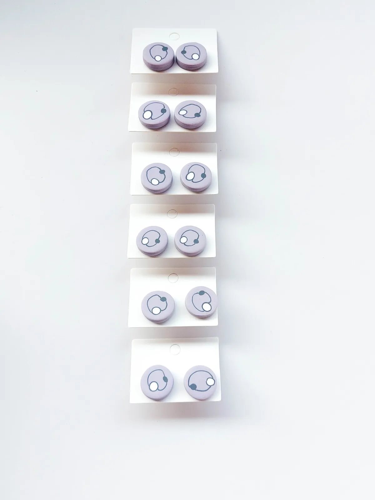 DOTS világoslila bedugós fülbevaló