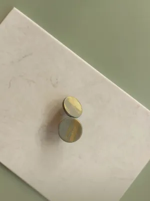 DOTS szürke arany bedugós fülbevaló