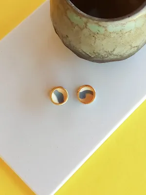 STRATA szürke sárga csíkos bedugós fülbevaló