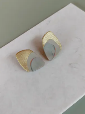 URBAN ECHO arany aszimetrikus bedugós fülbevaló