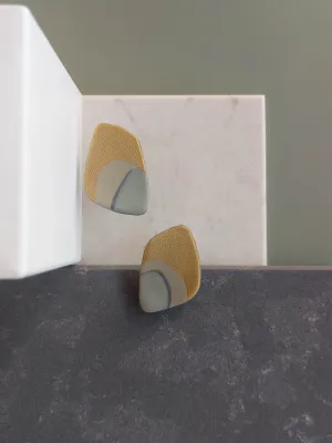 URBAN ECHO arany aszimetrikus bedugós fülbevaló