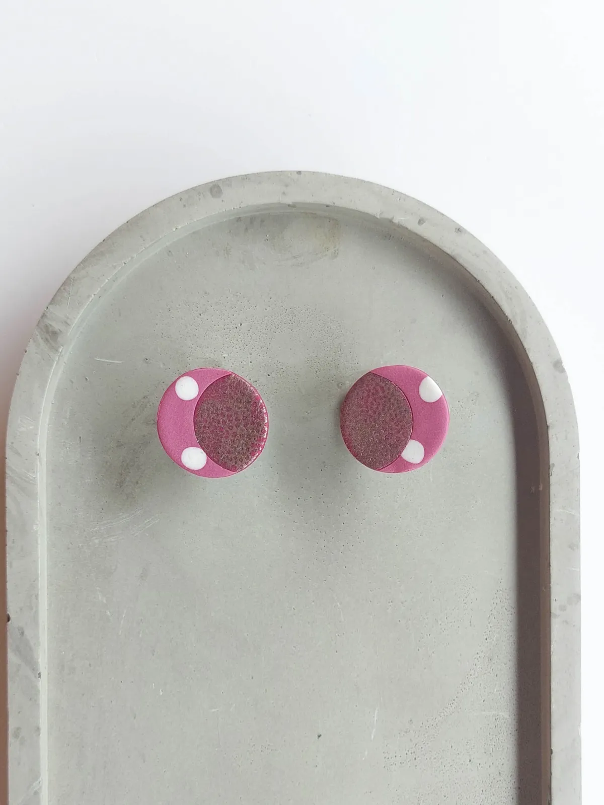 DOTS mályva színű bedugós fülbevaló