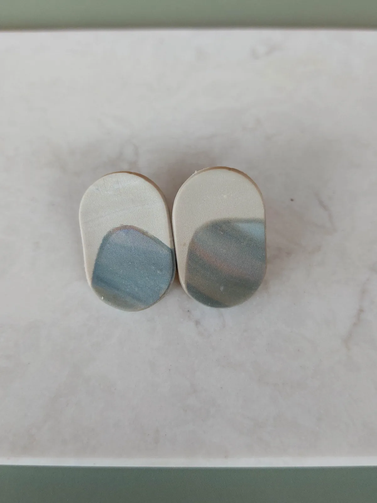 URBAN ECHO kőhatású kapszulla fülbevaló