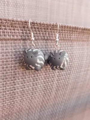 CATZ szürke csíkos cica lógós fülbevaló