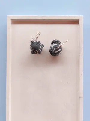 CATZ szürke csíkos cica lógós fülbevaló