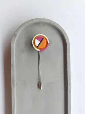 PLAY kinetikus egyedi kitűző geometrikus mintával