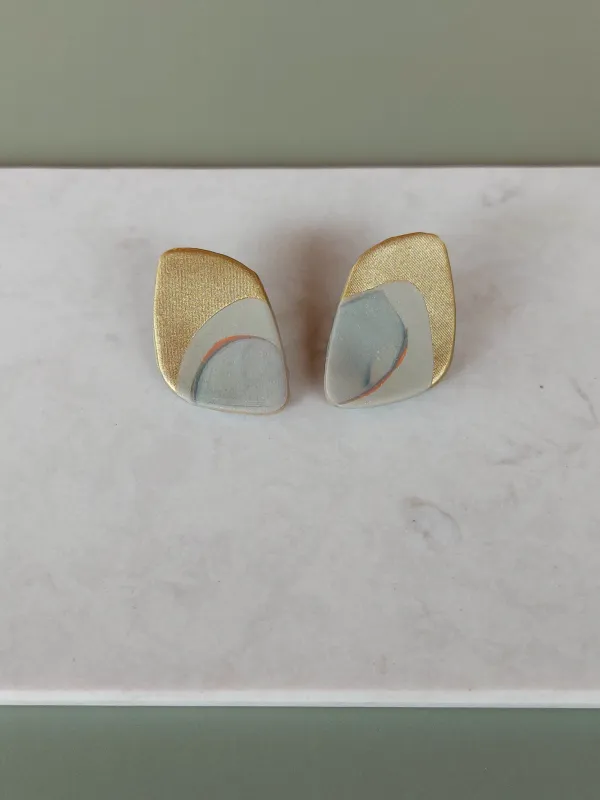 Termék URBAN ECHO arany aszimetrikus bedugós fülbevaló Kép